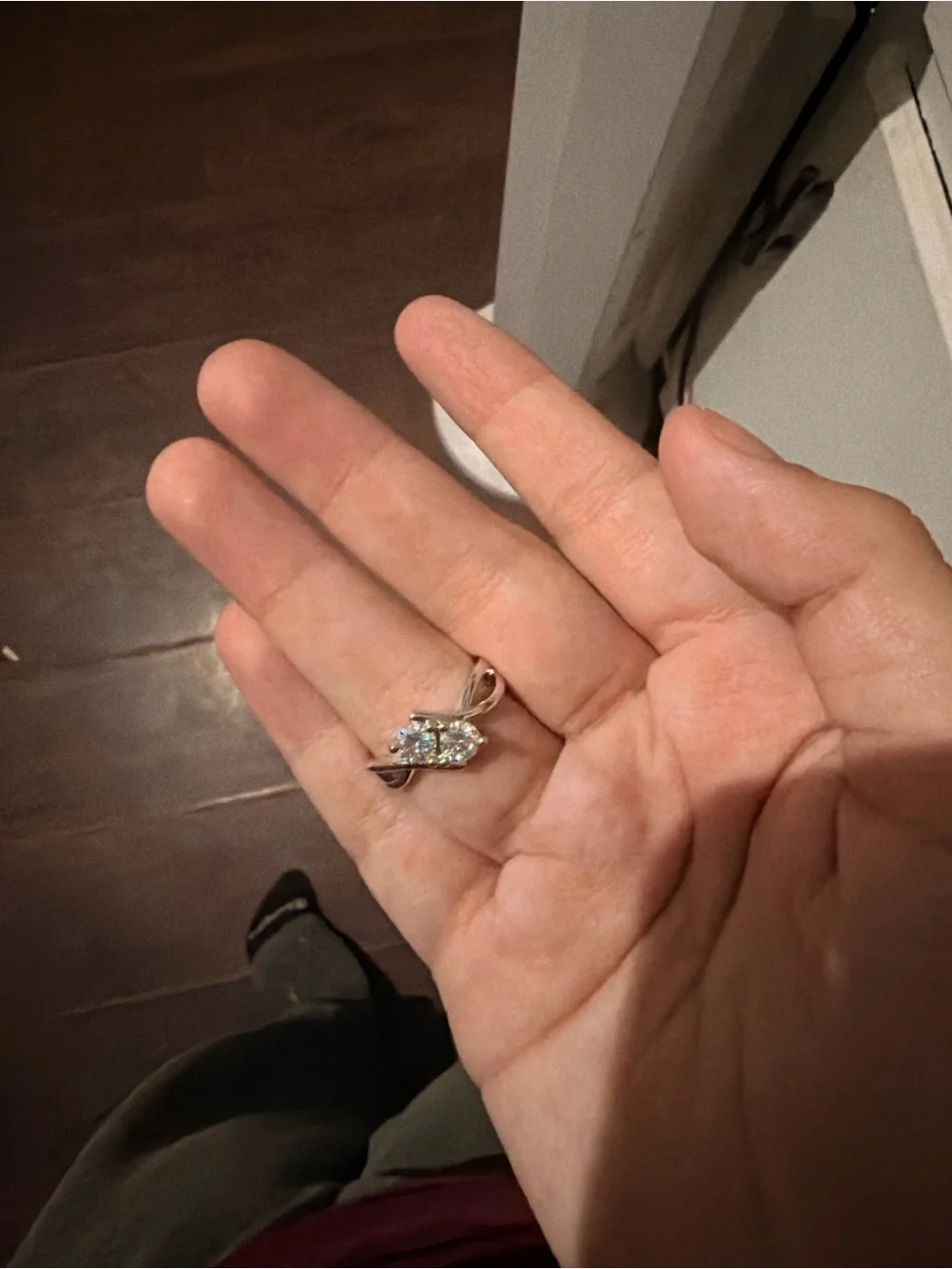 Silver Solitaire Twist Ring Size 8